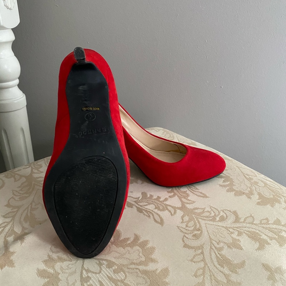 Red heels - Picture 2 of 3